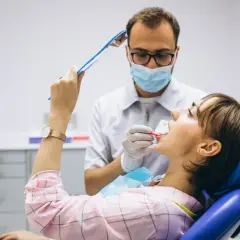 Opryszczka a dentysta: Kiedy wizyta jest bezpieczna? Uniknij ryzyka!
