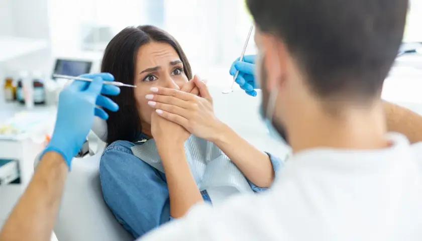 Pokonaj lęk przed dentystą: Skuteczne strategie i bezbolesne leczenie