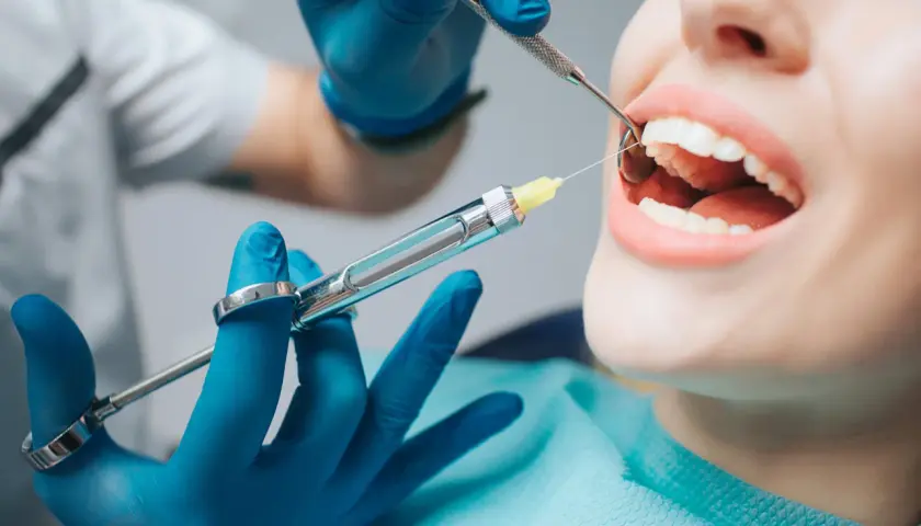 Czy znieczulenie u dentysty opóźnia okres? Prawda o stresie